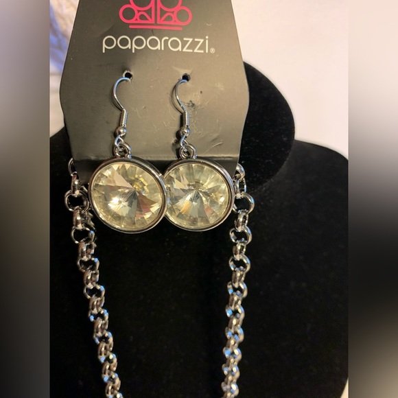 LARGE ROUND SPARKLY RHINESTONE SILVER NECKLACE & EARRING SET. Gorgeous!! - Picture 5 of 5